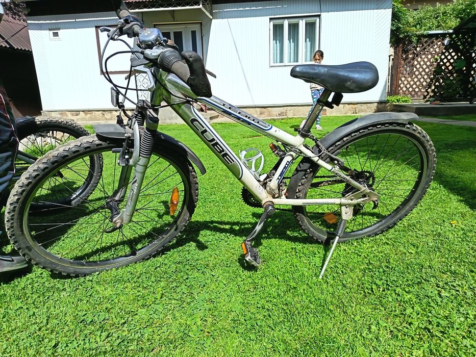 Vând 2 biciclete în stare foarte bună, între 300 și 450, relații la telefon 0756635657buna
