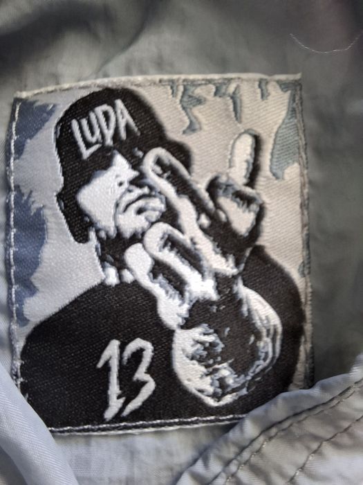 Luda къси панталони