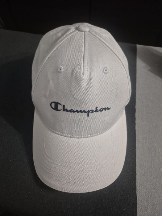 Sapca Champion nouă