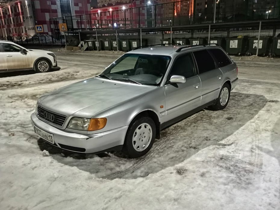 Машина Ауди Легенда