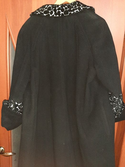 Продаю женское полу пальто