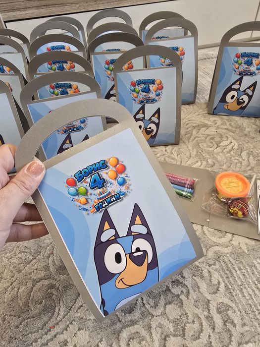 Детска подаръчна чантичка с комплект за оцветяване и игра