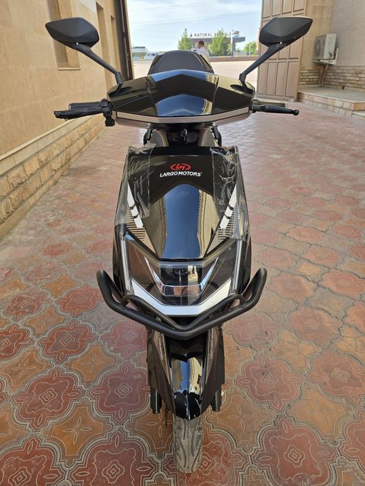 LargoMotors skuter
