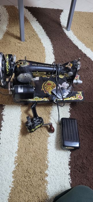 Mașină de cusut veche „Marshall” funcțională – decor vintage