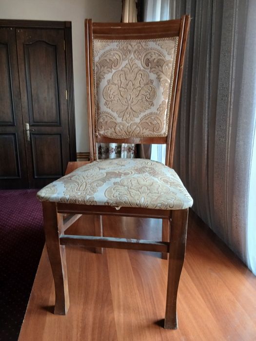 Yogʻoch stullar holati zoʻr