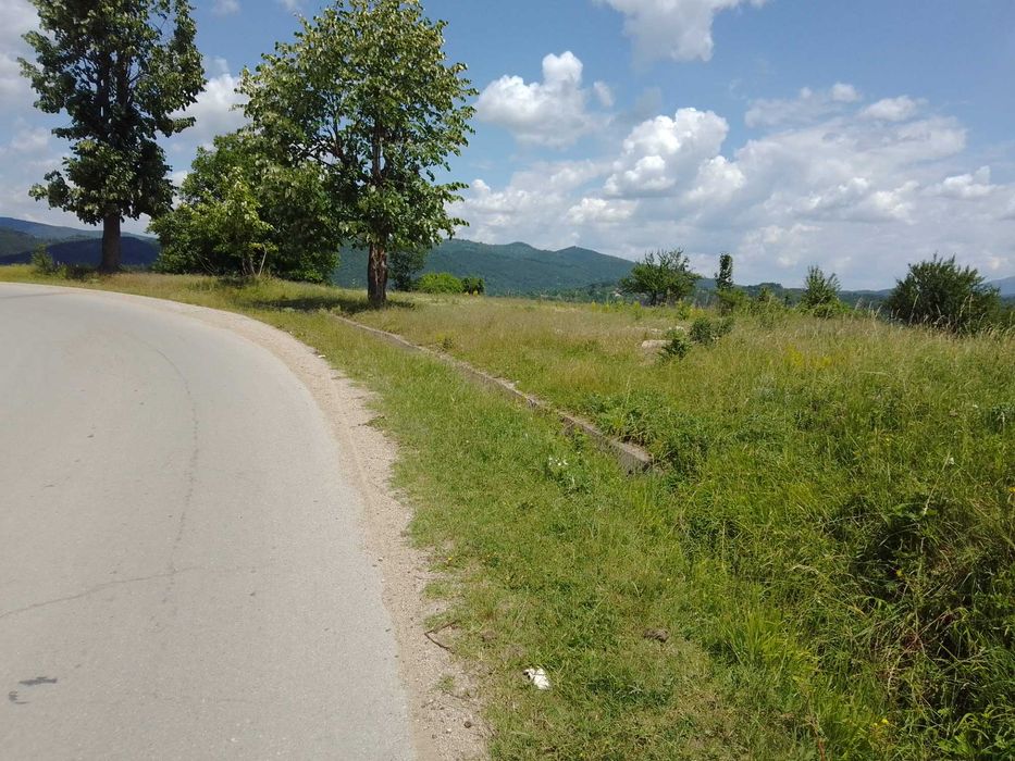 Продавам Парцел Троян