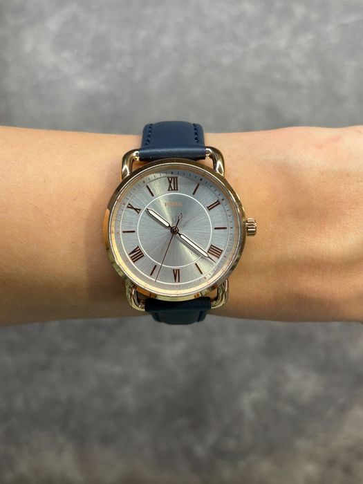 Часовник Fossil ES4824 нов с кожена каишка