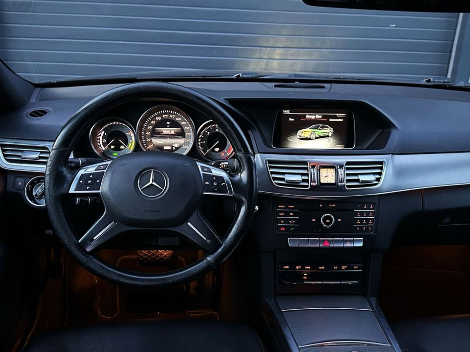Mercedes E300 Bluetec Hybrid