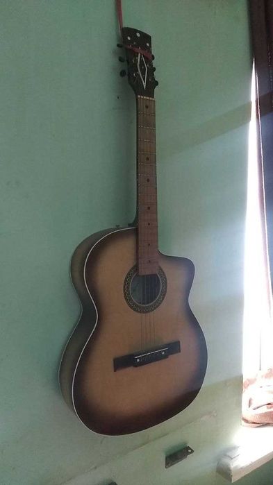 продам свою гитару