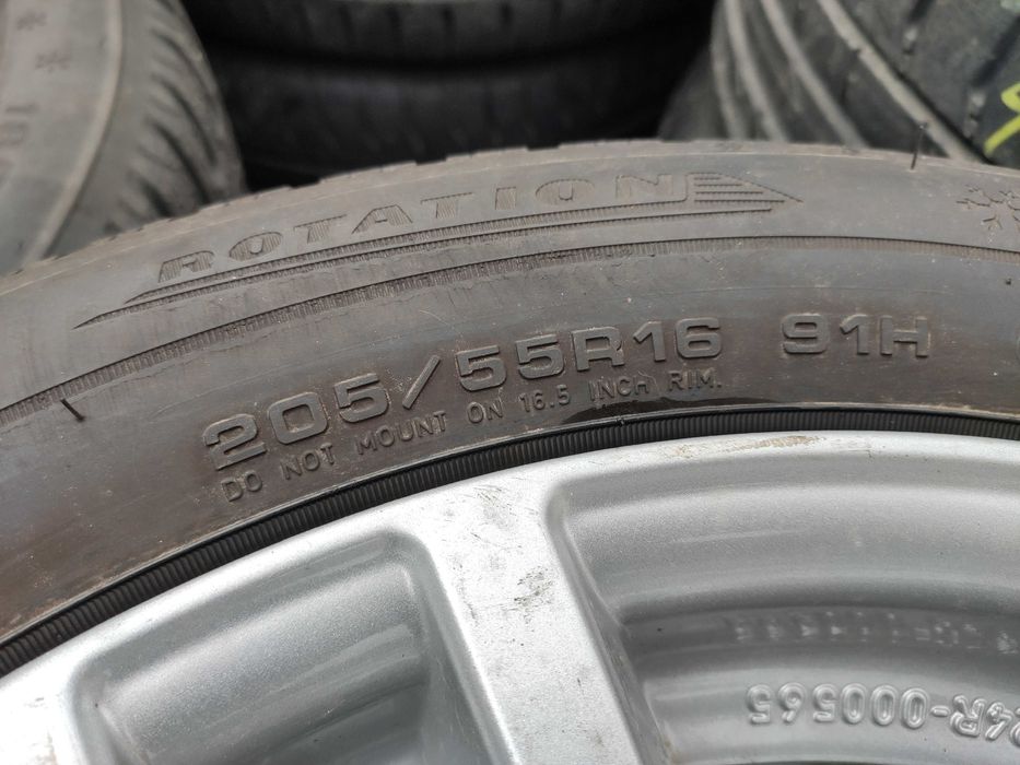 4бр Като нови зимни гуми 205 55 16 - Dunlop - DOT 2022