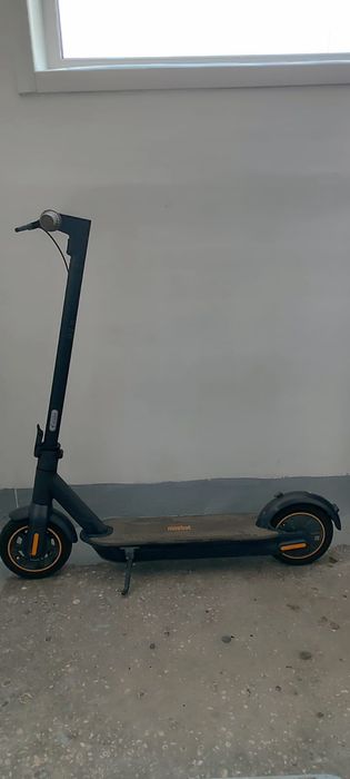 Электросамокат нирбот