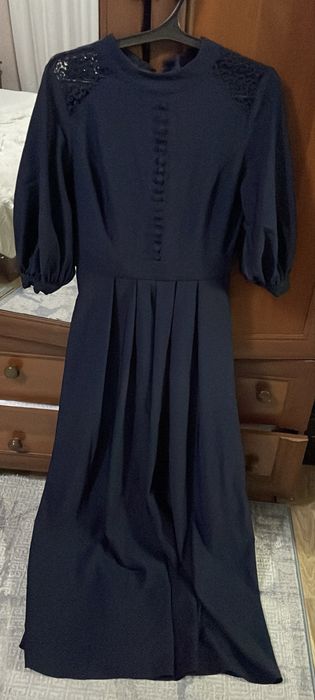 Платья вечерние.