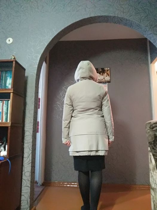 Куртка женская продаю.