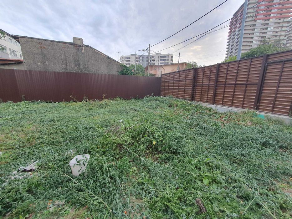 Casa si teren 424 mp de vanzare in Aparatorii Patriei /str Dumbravesti 14-16/P+2+M/intre case