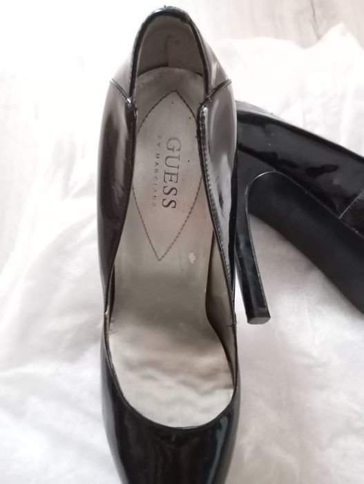 Pantofi eleganți Guess