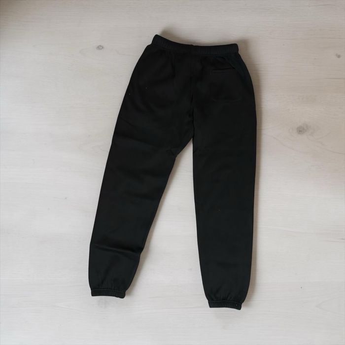 Pantaloni essentials