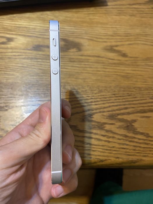 Iphone 5S de 16 GB, argintiu, impecabil, de colectie, neverlocked