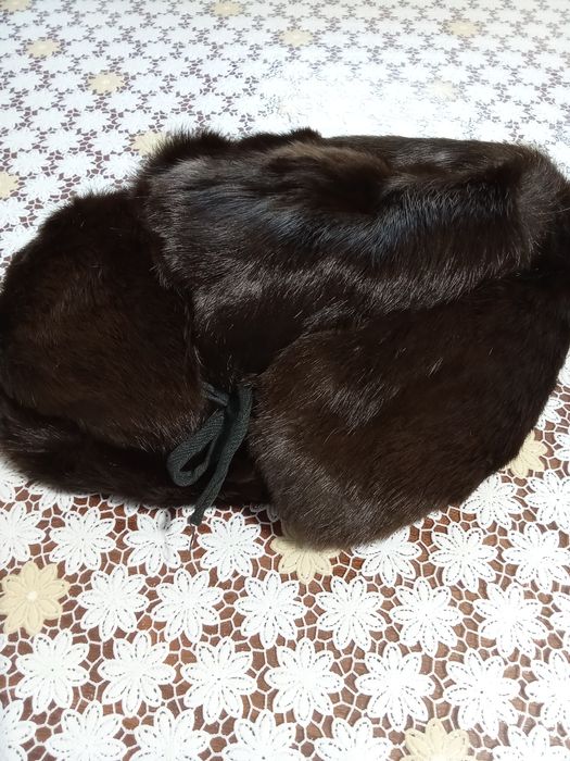 Зимна шапка от заешка кожа