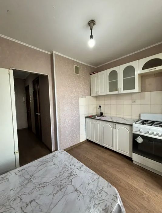 Продам 1 ком квартиру 4- й мкр!