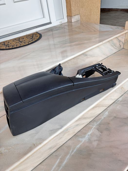 Cotieră BMW E60 E61 piele neagră – consolă centrală