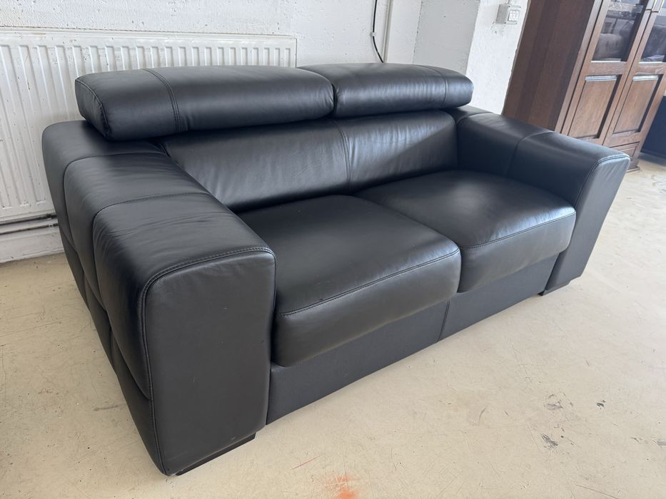 Canapea superba piele naturala in stare noua, foarte confortabila, tetiere flexibile, produs premium Olanda
