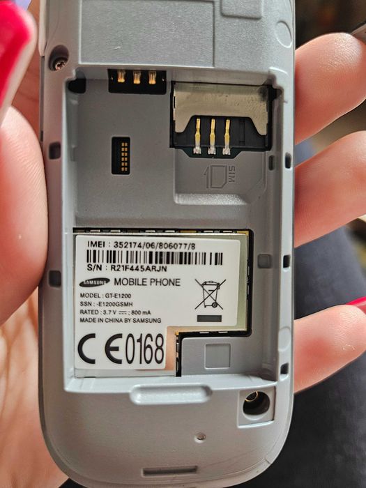 Мобилен телефон Samsung GT E-1200