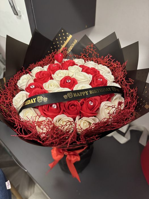 Buchete, din  trandafiri de sapun parfumati.