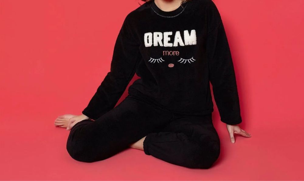 Set pijamale de plus, L