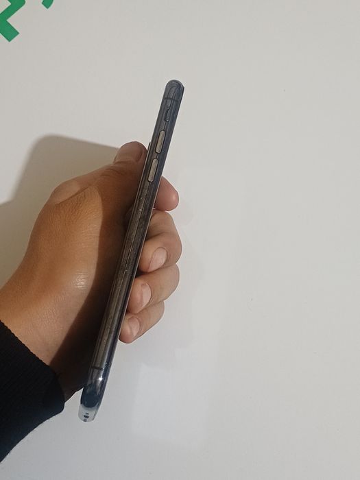 iPhone Xs (qora)