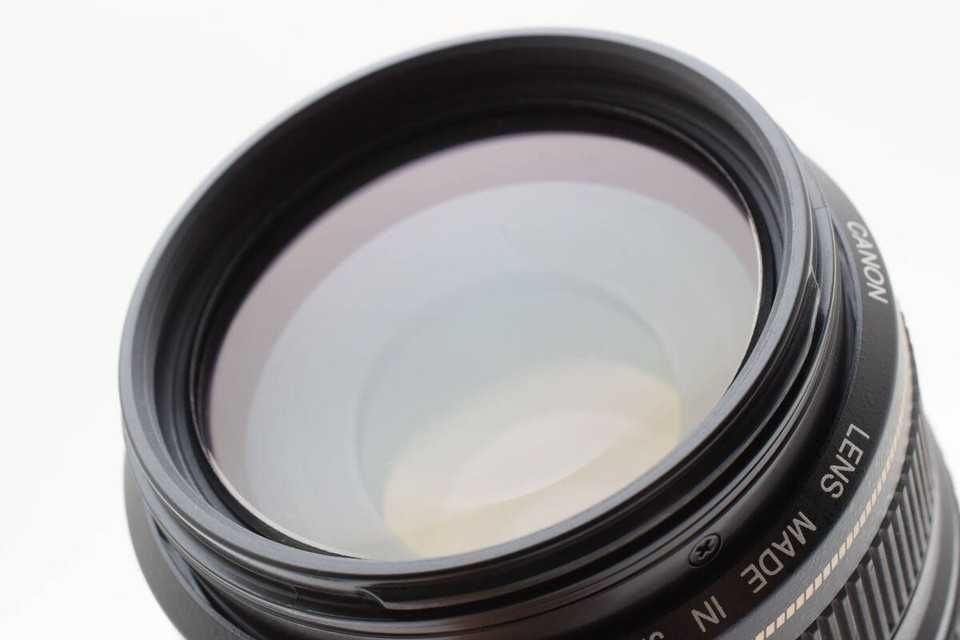 Продавам обектив Canon EF 75-300mm f/4-5.6 IS USM