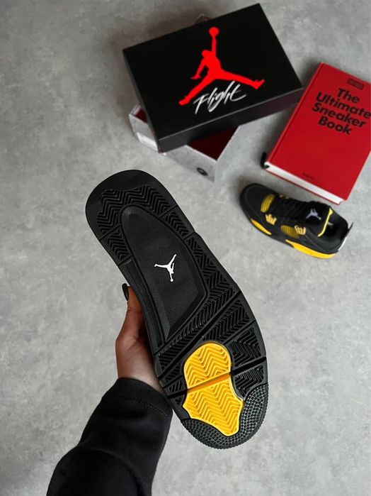 Air Jordan 4 Retro “Yellow Thunder”