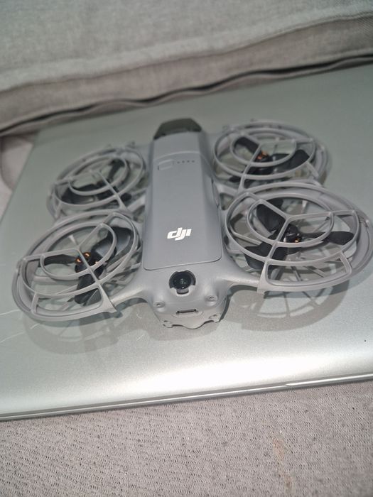 Dji neo 2 impecabila+hub+2 bat