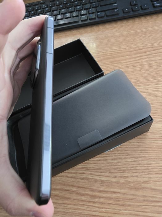 Vand Honor Magic 7 Pro - impecabil ca nou + carcasa carbon