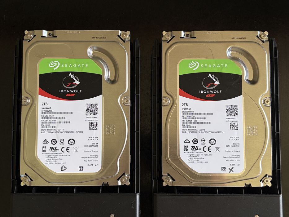 UGREEN DXP2800 NAS + 16GB RAM + 2×2TB Seagate IronWolf + 2×512GB Lexar NM620 NVMe SSD