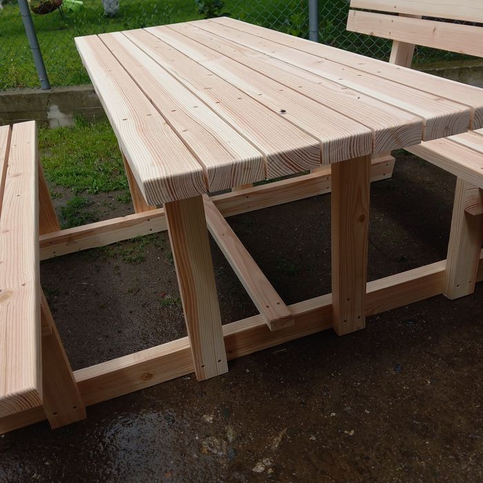 Комплект маса с две пейки