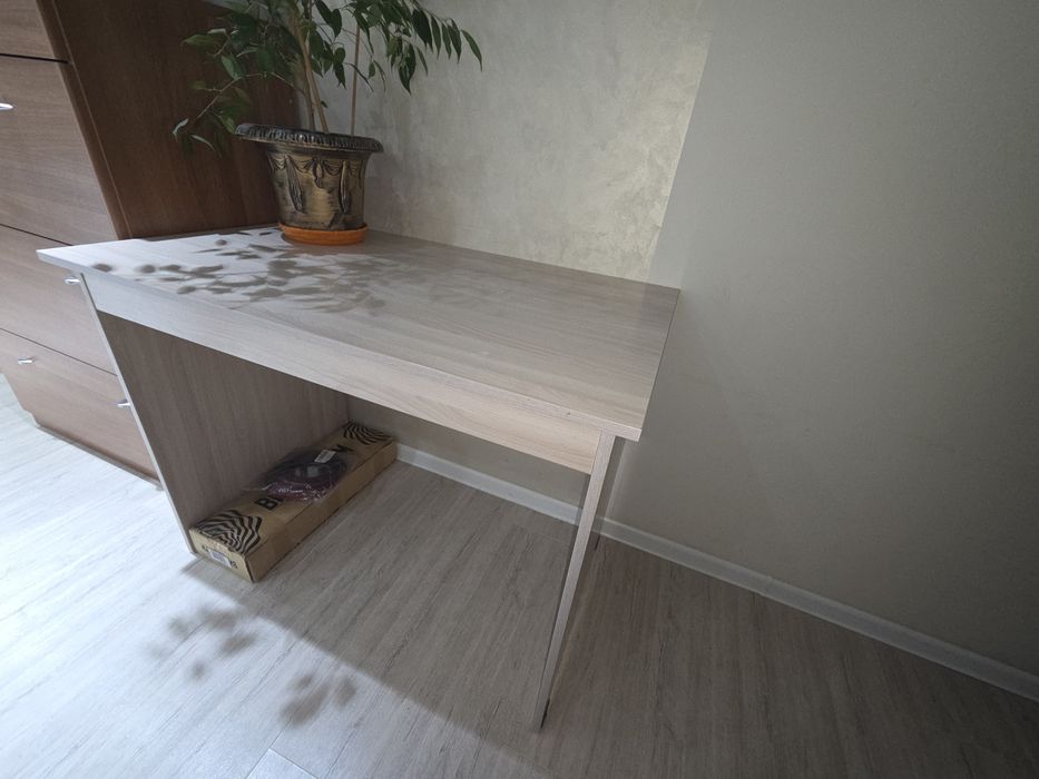 Продам письменный / компьютерный стол