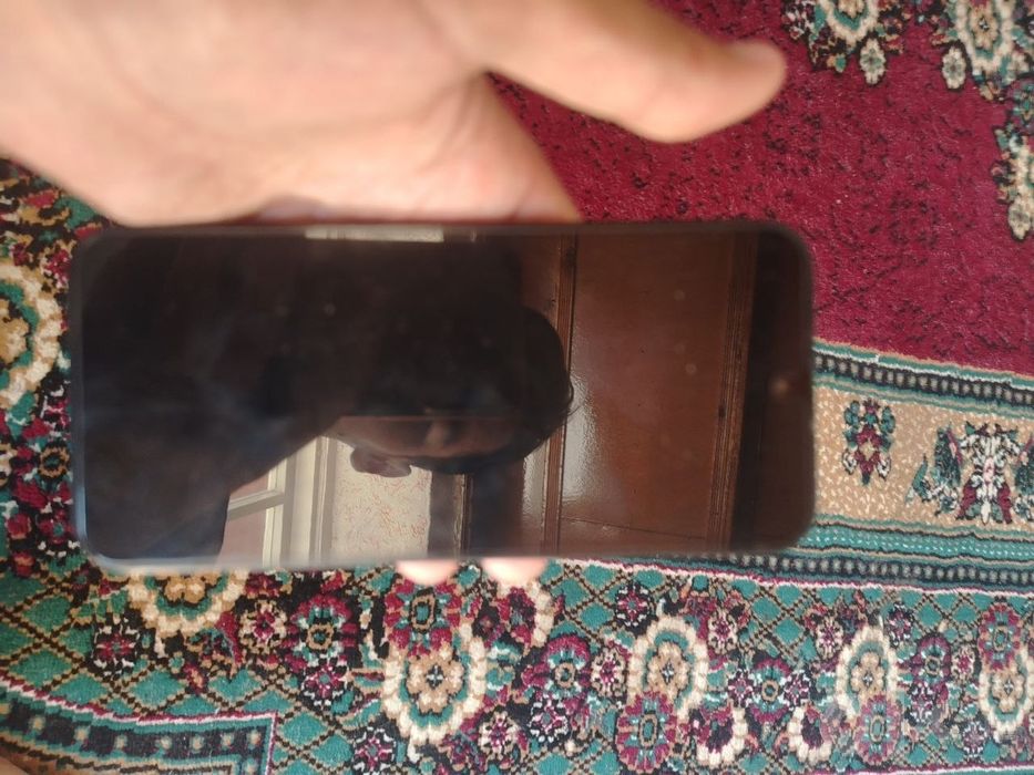 Honor x 6 c 6/128 haloti ideal rangi qora narxini kelishamiz  pul zarl
