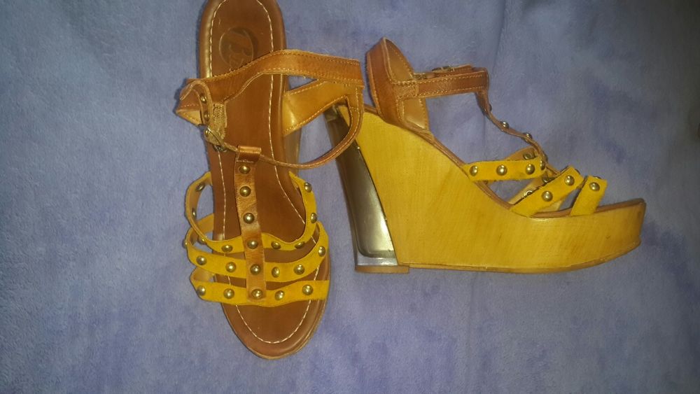 Продам обувь женскую