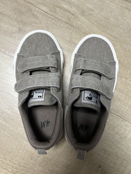 Papucei H&M marimea 25