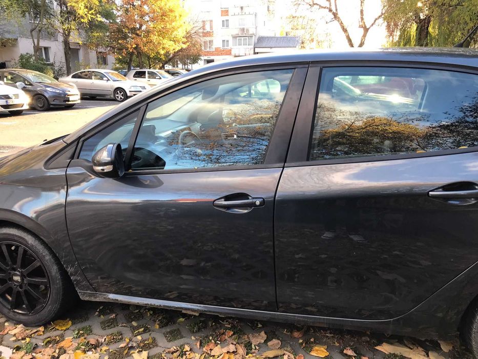Vand peugeot 208 2013 pentru dezmembrat