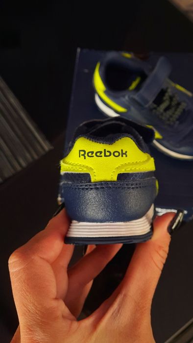 Страхотни бебешки маратонки reebok