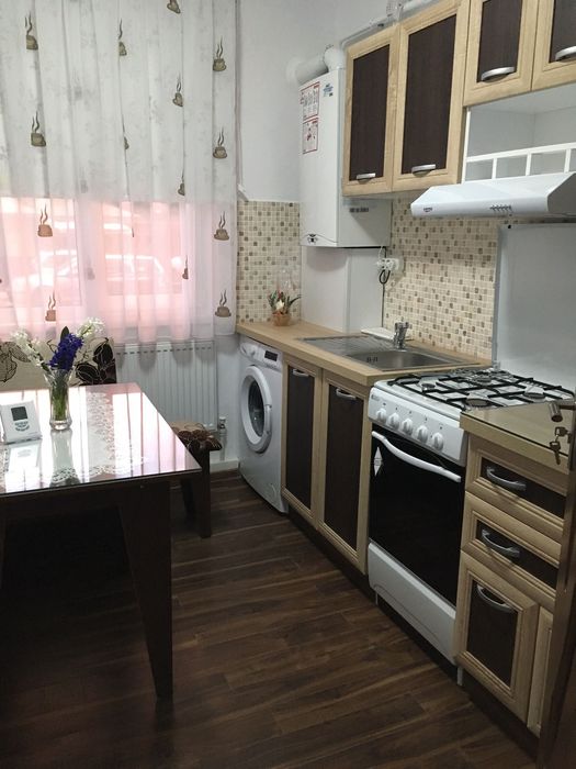 Vand apartamenmt 2 camere decomandat , Piatra Neamț