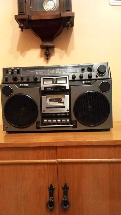 Radio casetofoane AIWA, radio Traviata, ceasuri de masa , stabilizatoare tensiune