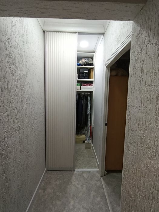 4комн кв, 4 эт , 7мкр,51 д, молоч кух