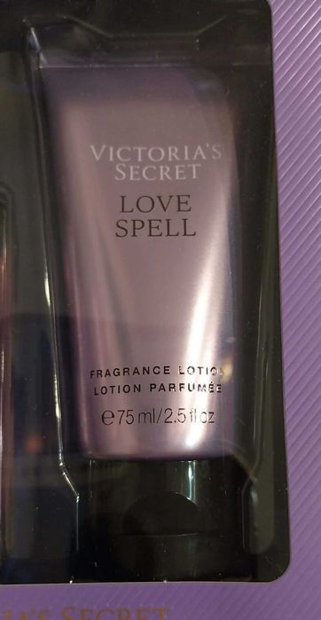 Подаръчен комплект Mini set Victoria’s Secret Love Spell - спрей за тяло 75 мл и лосион за тяло 75 мл оригинален от САЩ