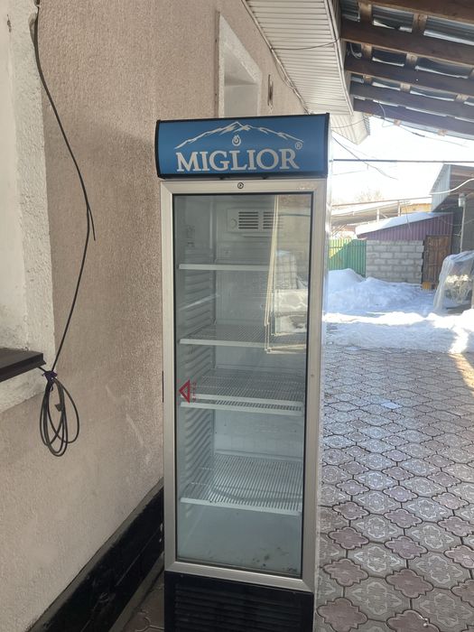 Витринный холодильник