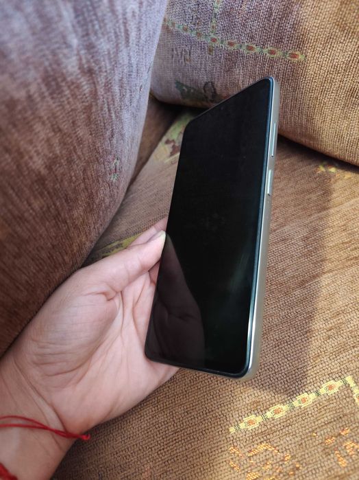 Продавам телефон Xiaomi redmi note 11 pro 5g