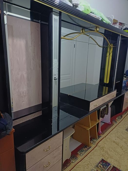 Продам стенку гостиной