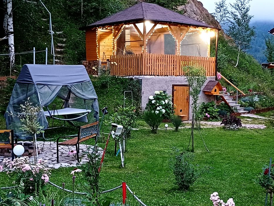 Cabana de inchiriat cu ciubar/jacuzzi la munte!