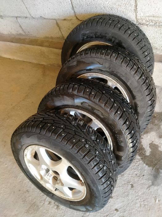 Продам зимнюю покрышку размер
